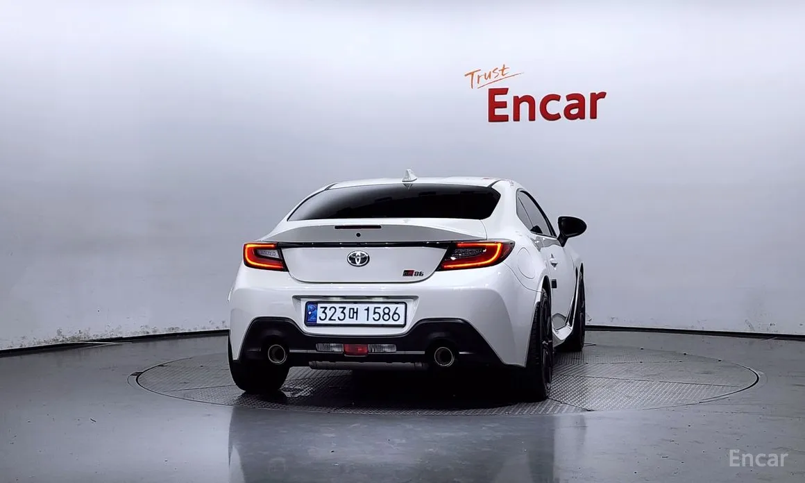 Фото 4 - Toyota 86