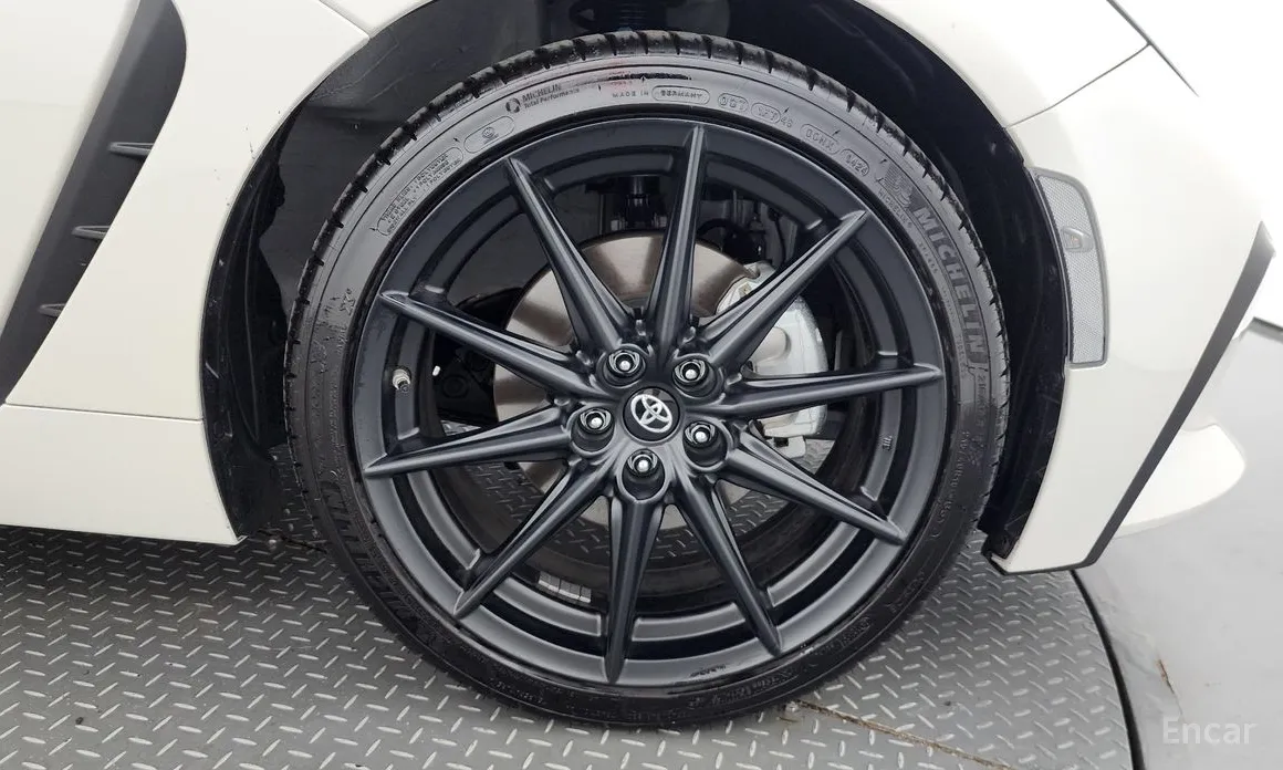 Фото 5 - Toyota 86