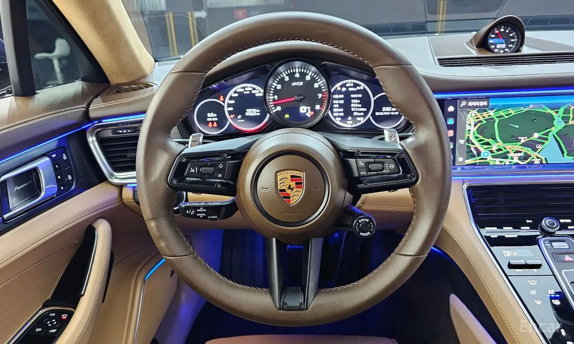 Фото 13 - Porsche Panamera