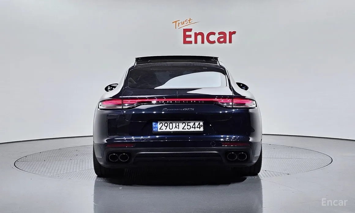 Фото 4 - Porsche Panamera