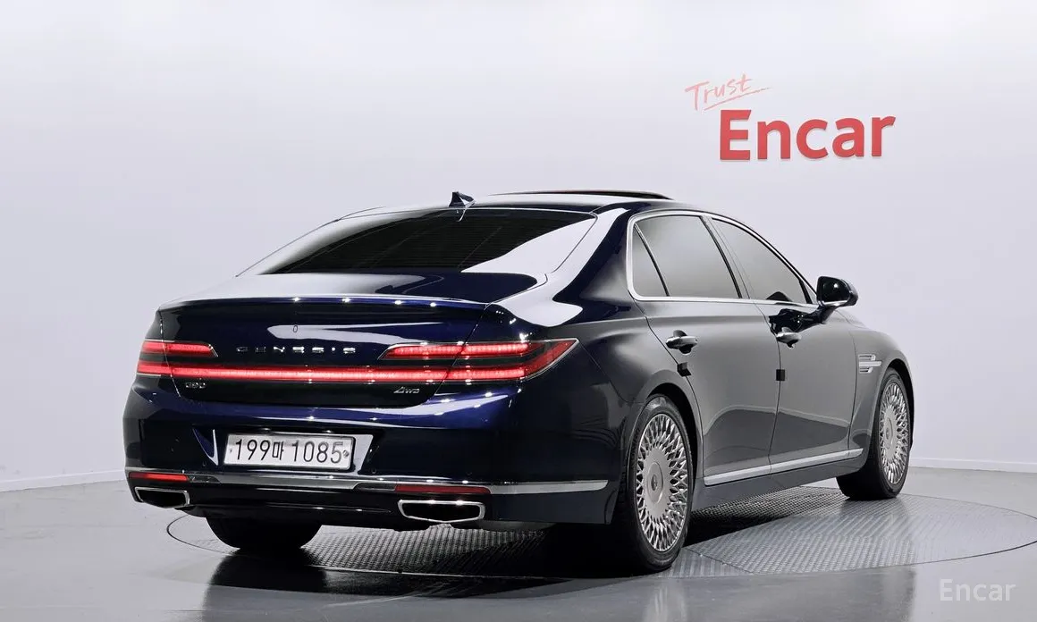 Фото 2 - Genesis G90