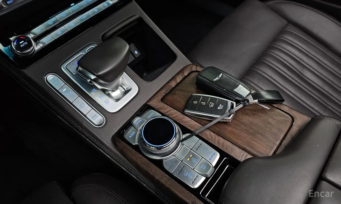 Фото 9 - Genesis G90