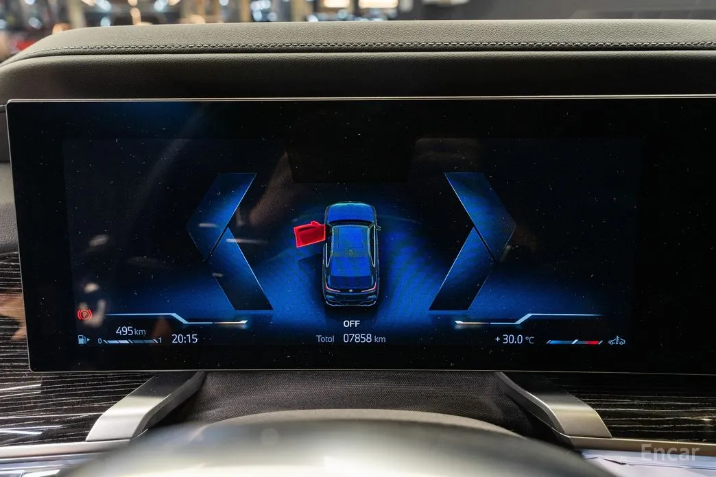 Фото 10 - BMW 7 Series