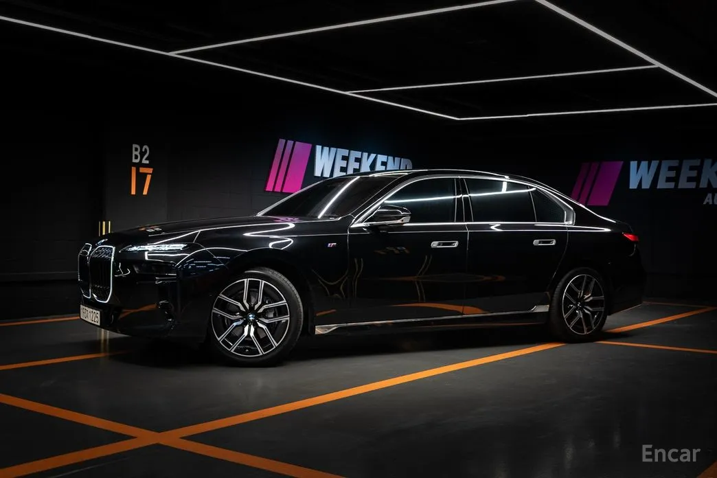 Фото 2 - BMW 7 Series