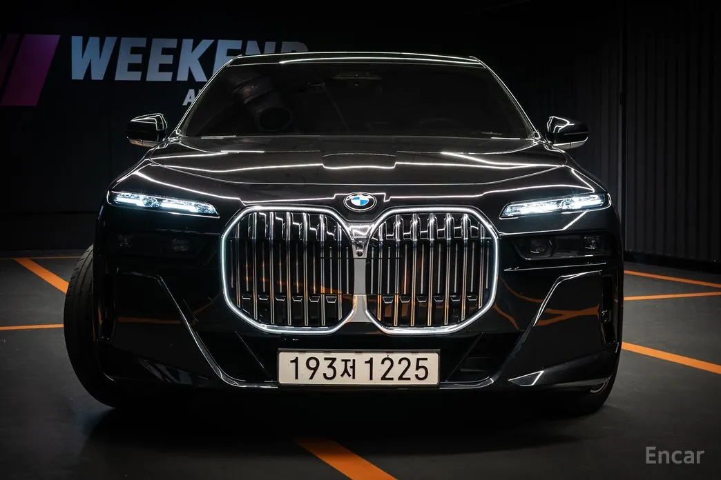 Фото 3 - BMW 7 Series