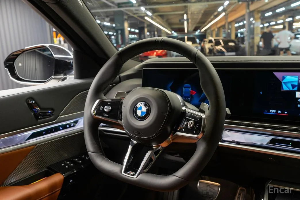 Фото 9 - BMW 7 Series