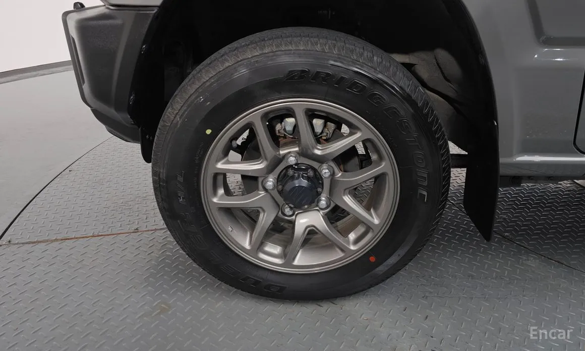 Фото 5 - Suzuki Jimny