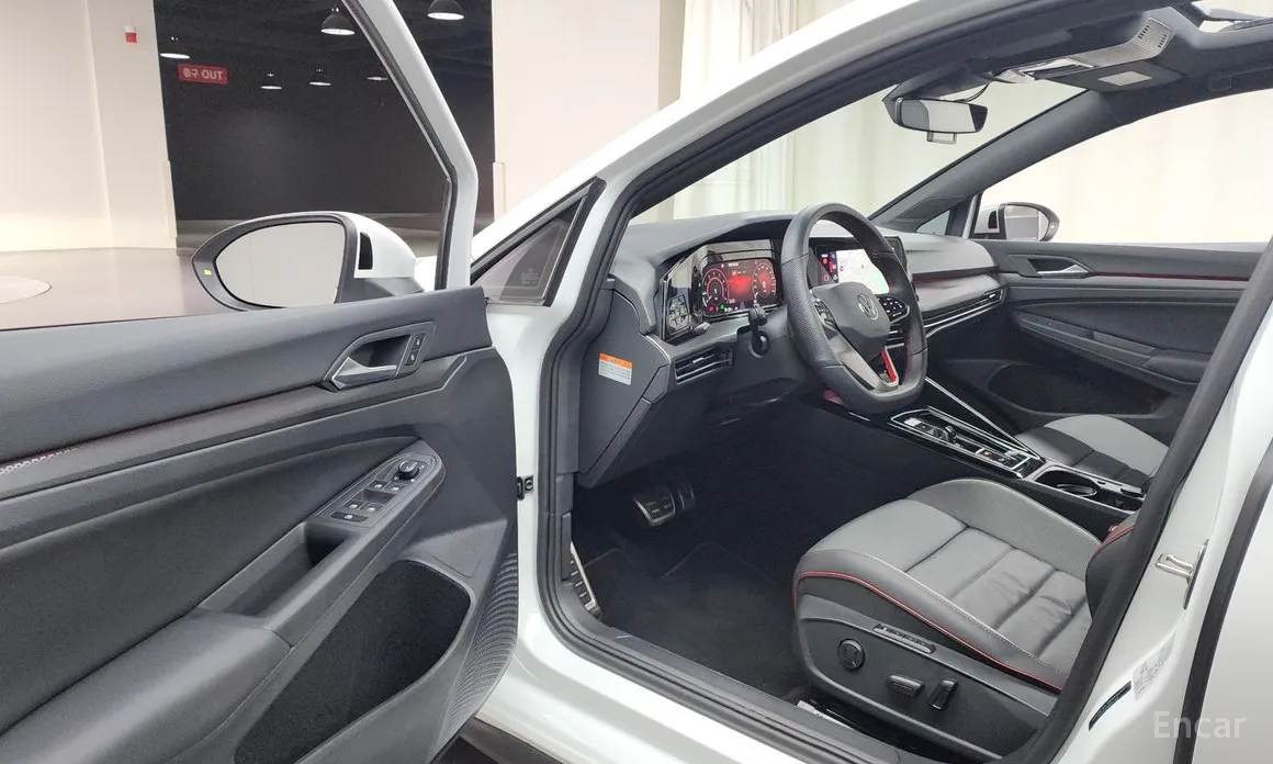 Фото 10 - Volkswagen Golf