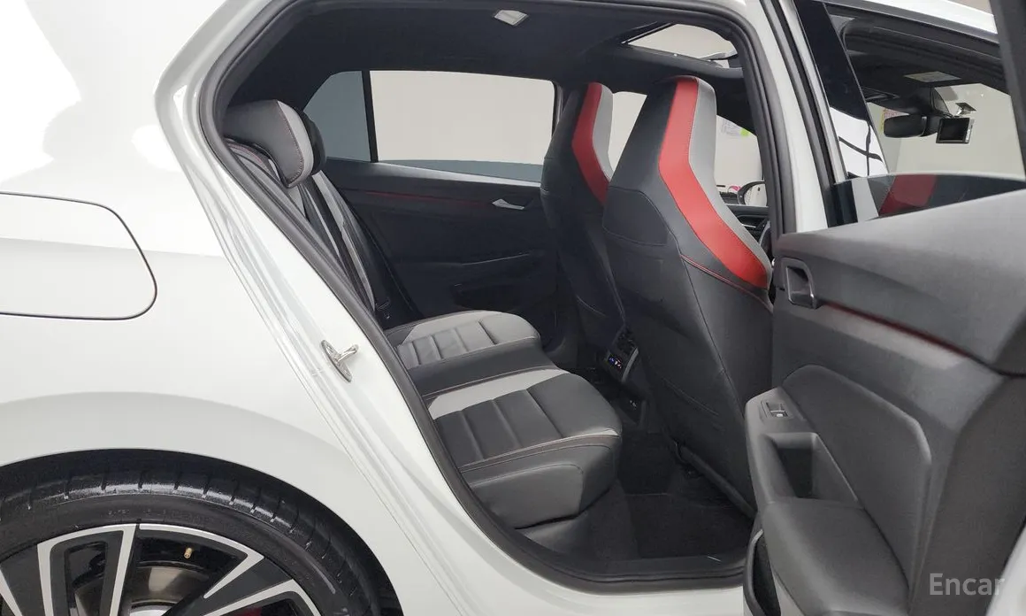 Фото 12 - Volkswagen Golf