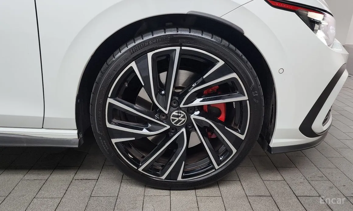 Фото 5 - Volkswagen Golf