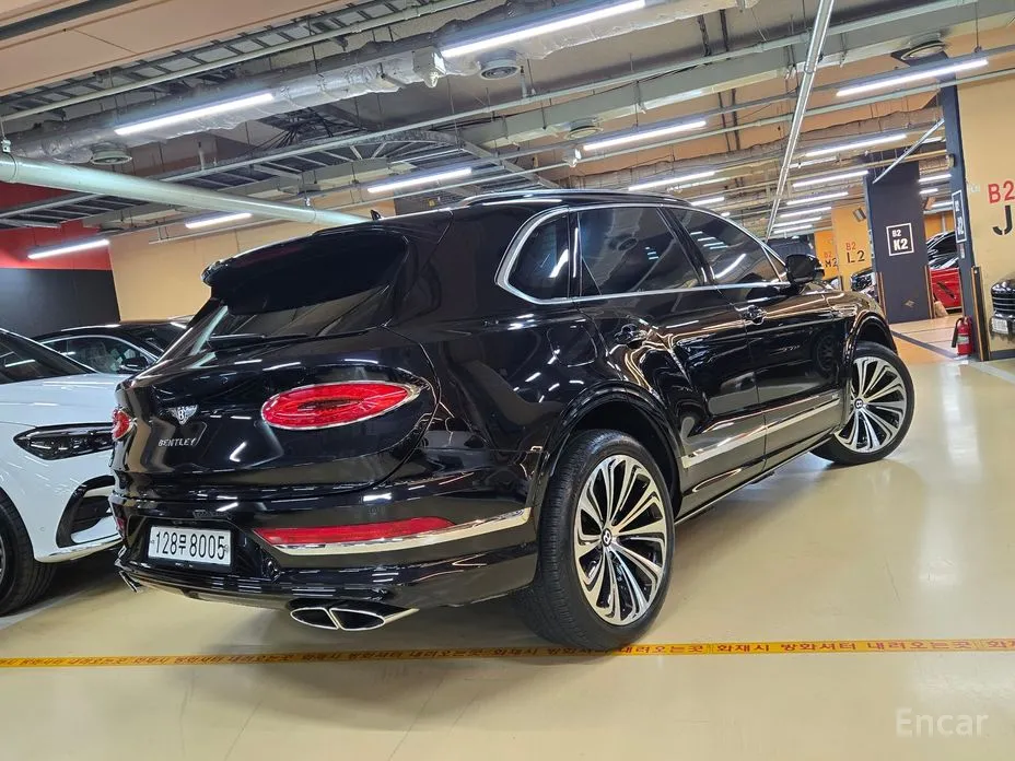 Фото 18 - Bentley Bentayga
