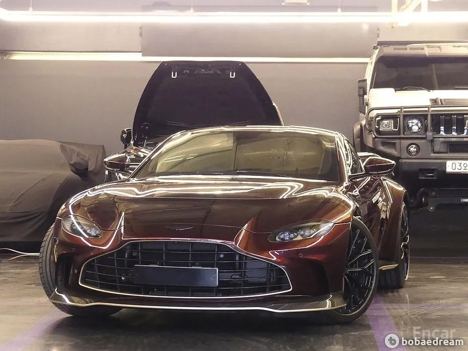 Фото 1 - Aston Martin Vantage