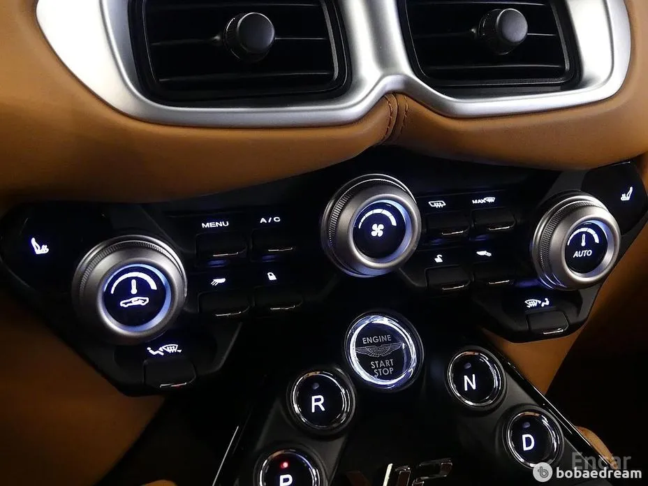 Фото 12 - Aston Martin Vantage