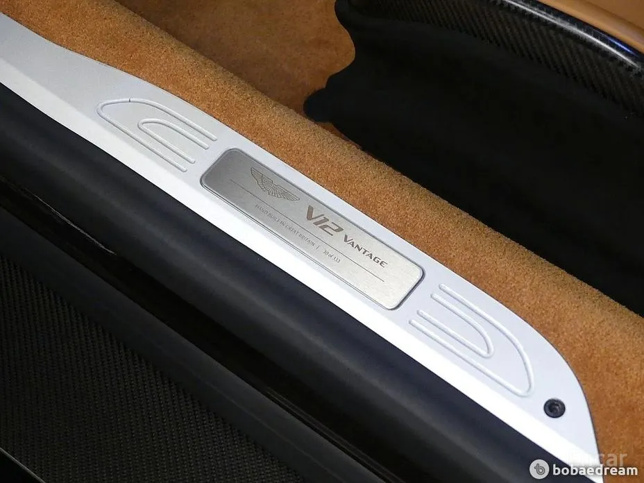 Фото 15 - Aston Martin Vantage