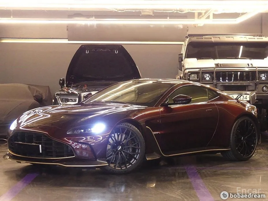 Фото 2 - Aston Martin Vantage