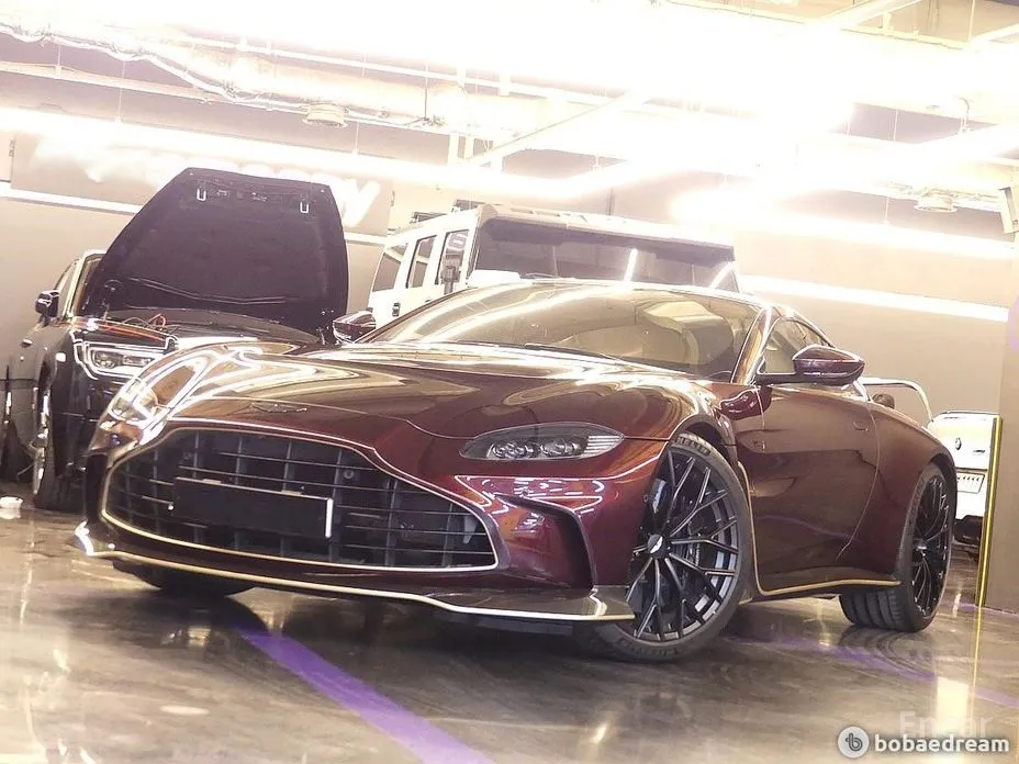 Фото 20 - Aston Martin Vantage