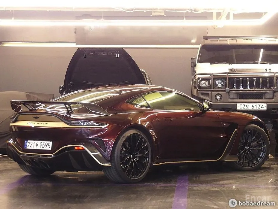 Фото 3 - Aston Martin Vantage