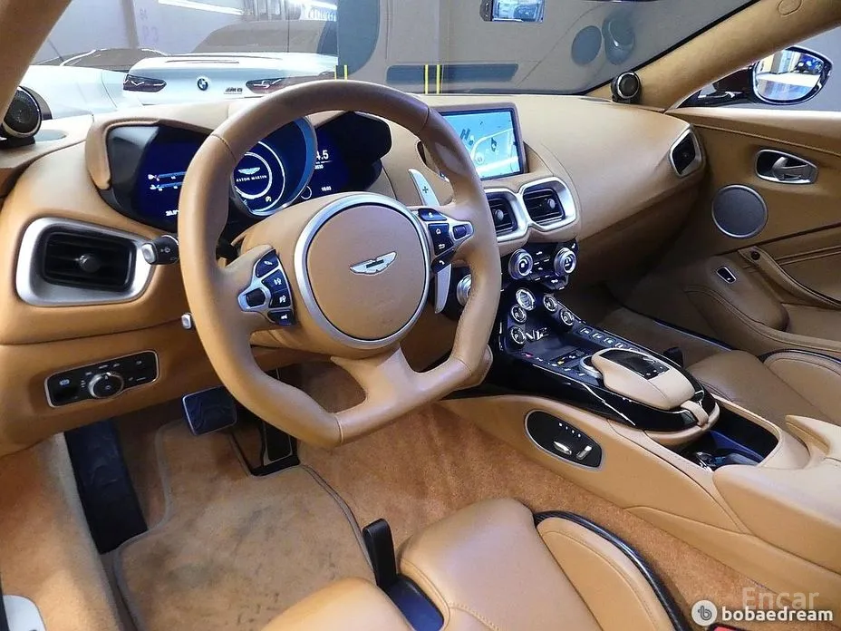 Фото 4 - Aston Martin Vantage