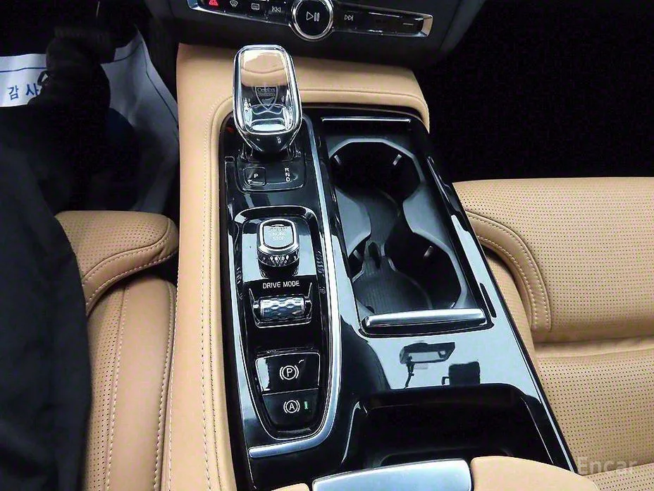 Фото 11 - Volvo S90