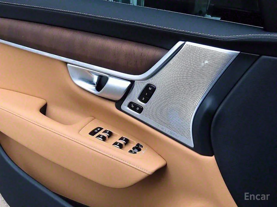 Фото 12 - Volvo S90