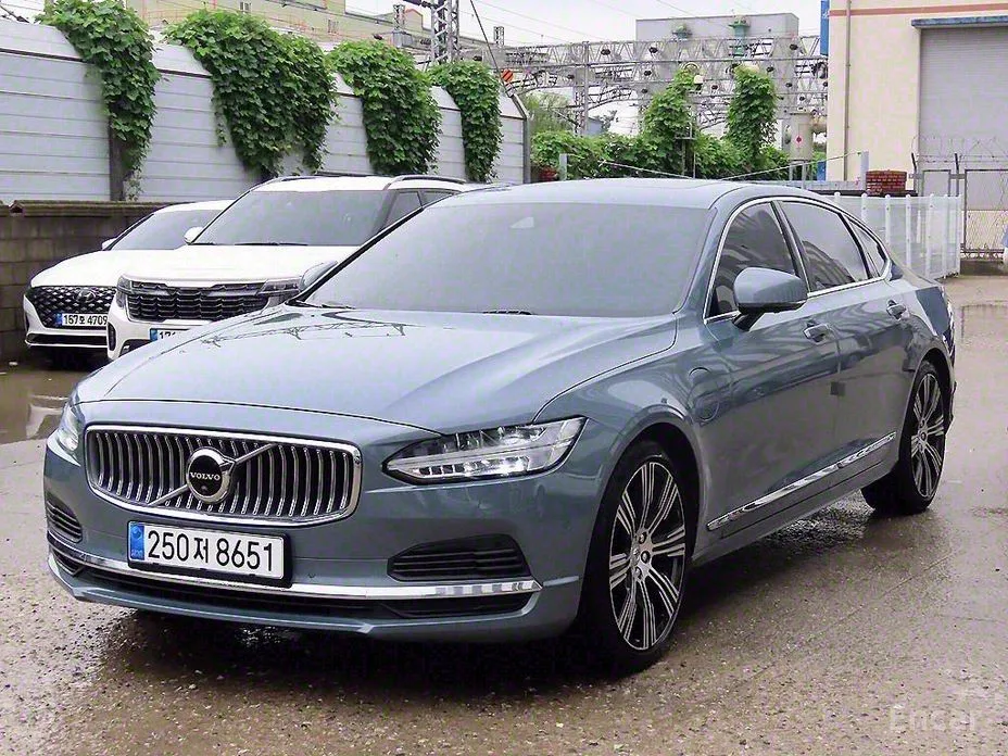 Фото 2 - Volvo S90