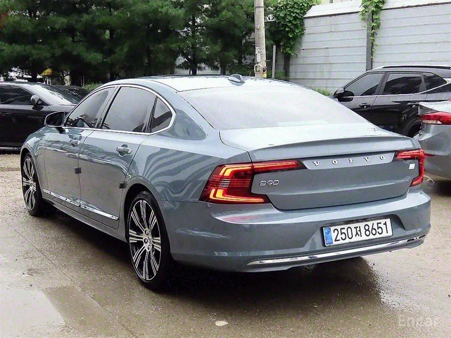 Фото 3 - Volvo S90