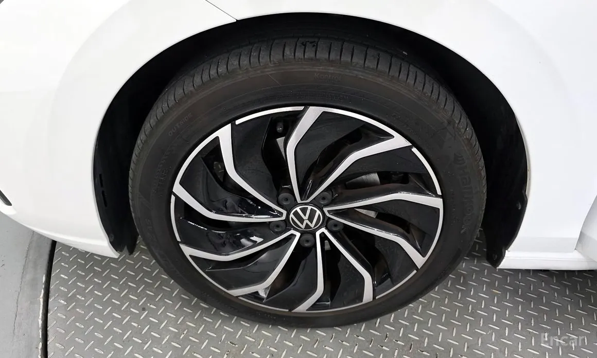 Фото 5 - Volkswagen Golf