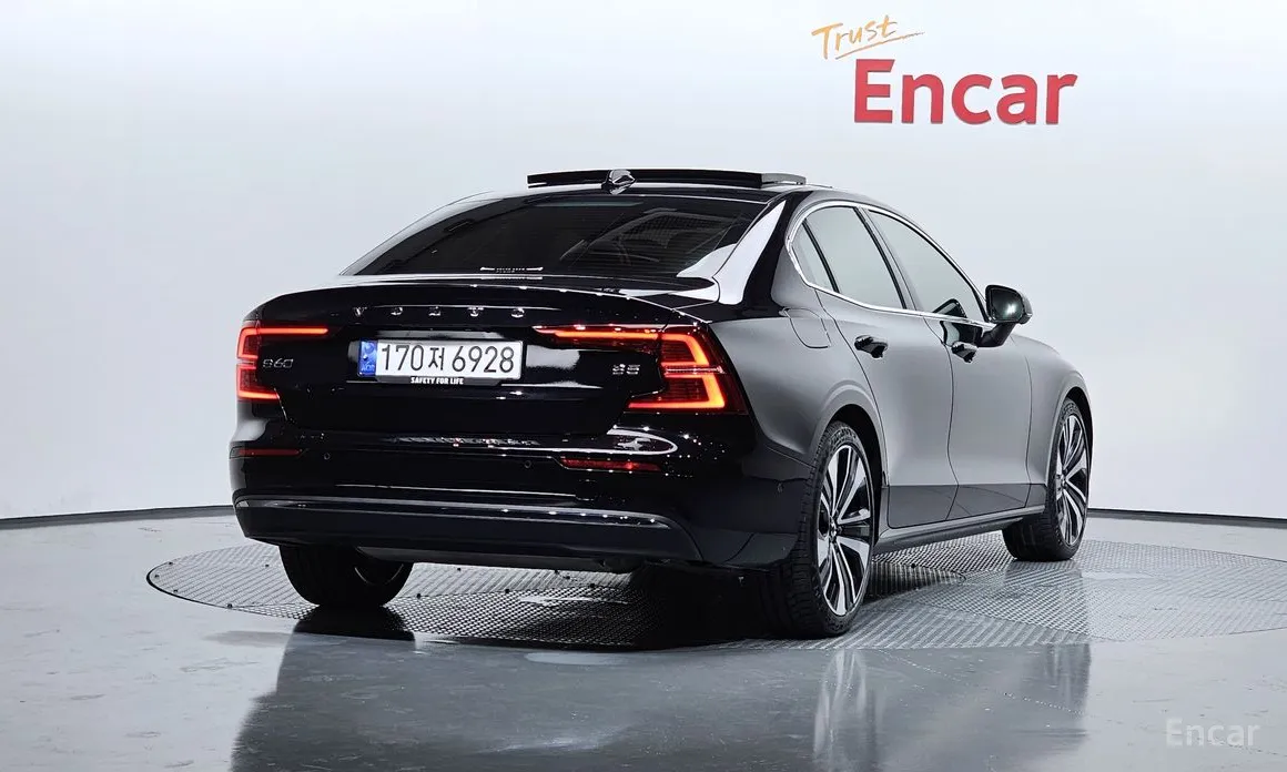 Фото 2 - Volvo S60