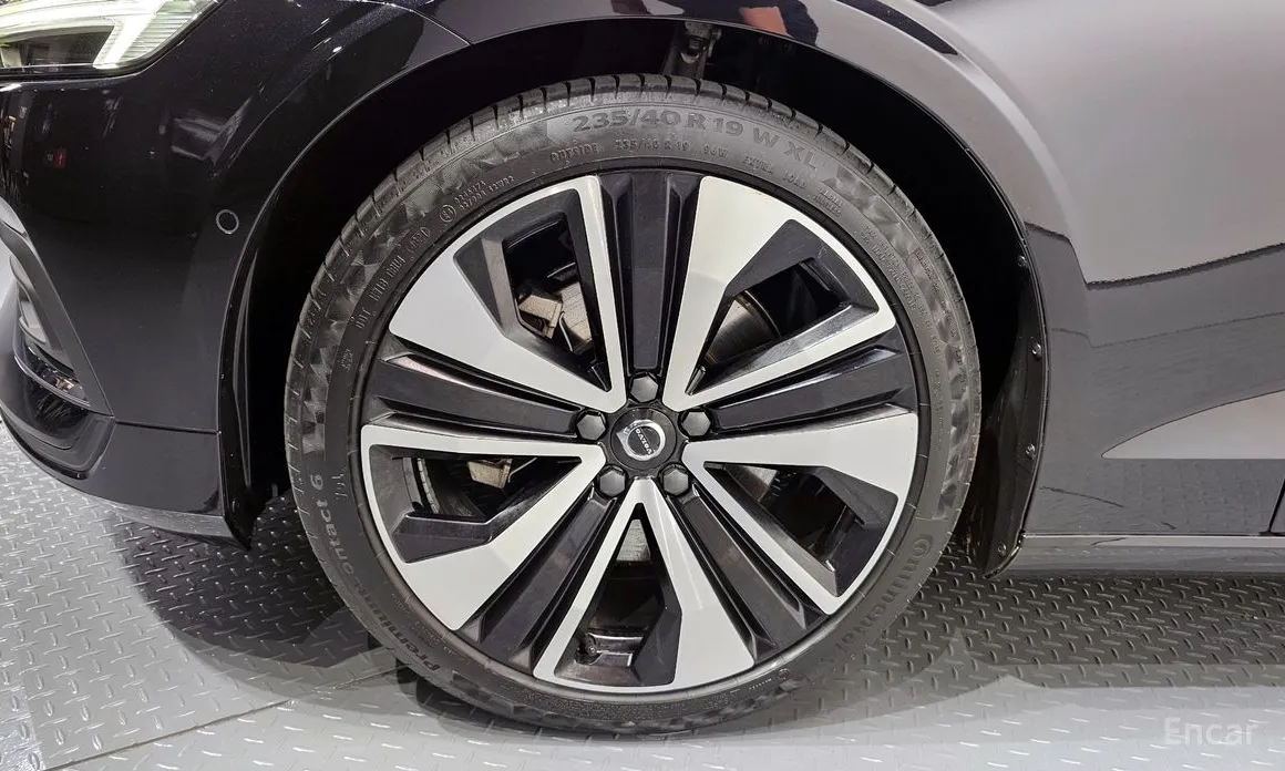 Фото 5 - Volvo S60