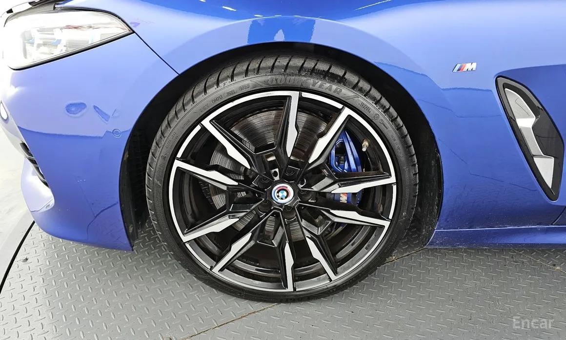 Фото 5 - BMW 8 Series