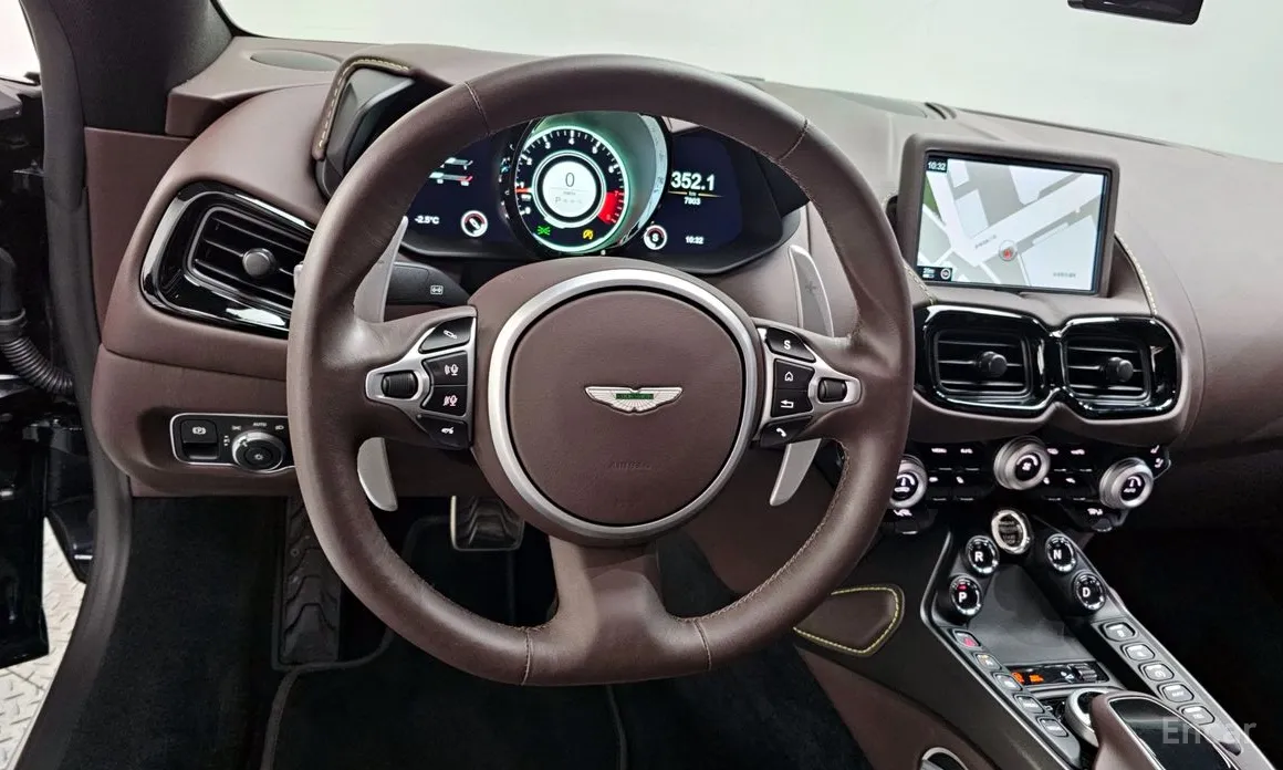 Фото 12 - Aston Martin Vantage