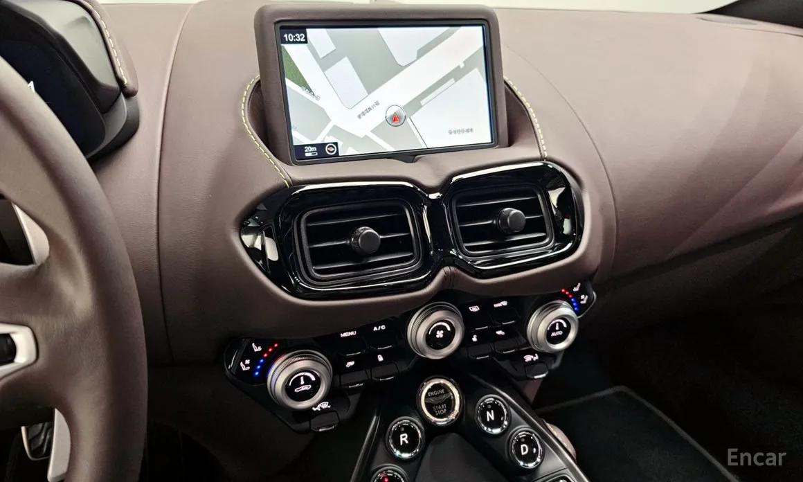 Фото 13 - Aston Martin Vantage