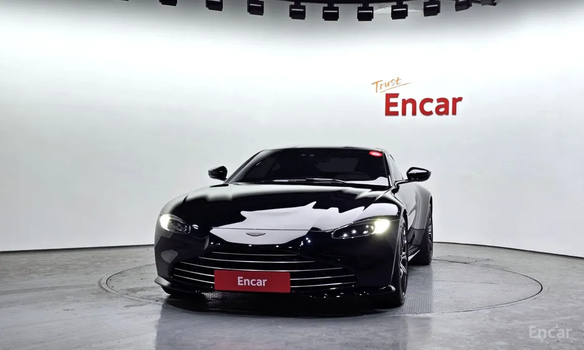 Фото 3 - Aston Martin Vantage