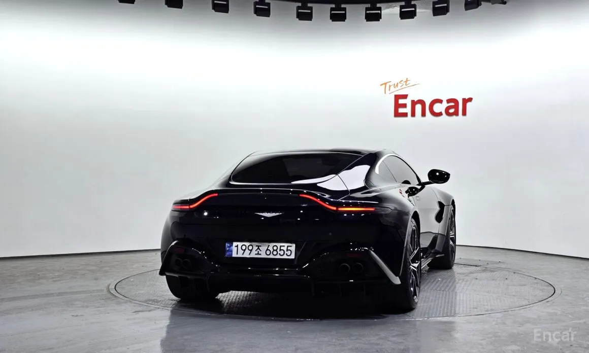 Фото 4 - Aston Martin Vantage