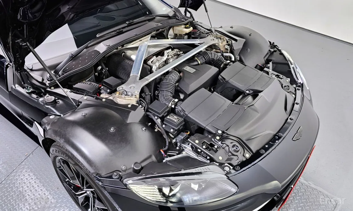 Фото 6 - Aston Martin Vantage