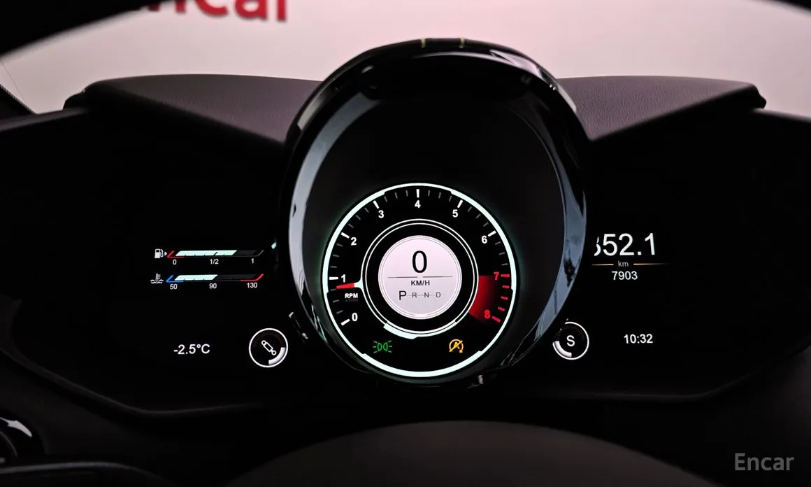 Фото 8 - Aston Martin Vantage