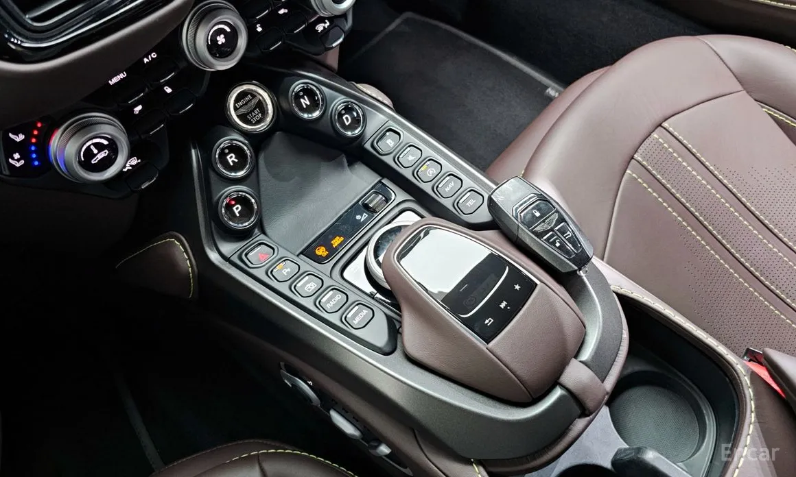 Фото 9 - Aston Martin Vantage