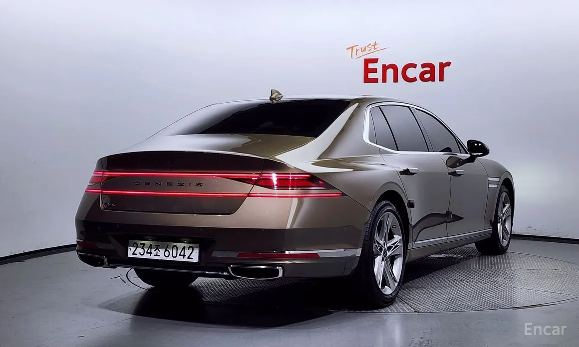 Фото 2 - Genesis G90