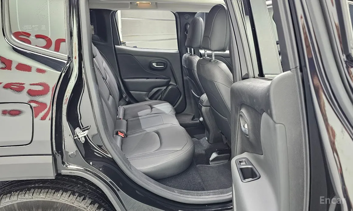 Фото 12 - Jeep Renegade