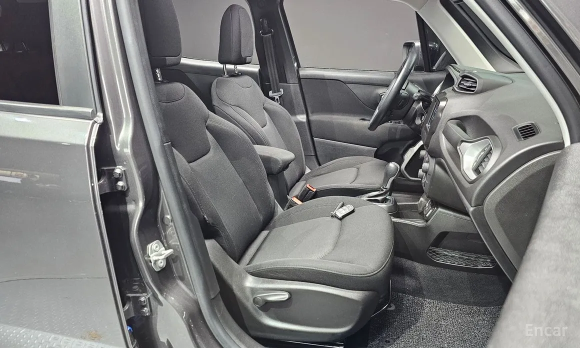 Фото 10 - Jeep Renegade