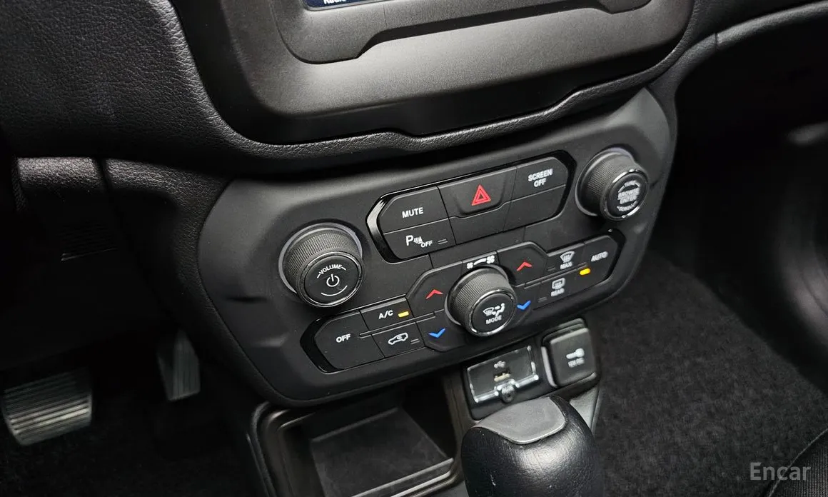 Фото 18 - Jeep Renegade