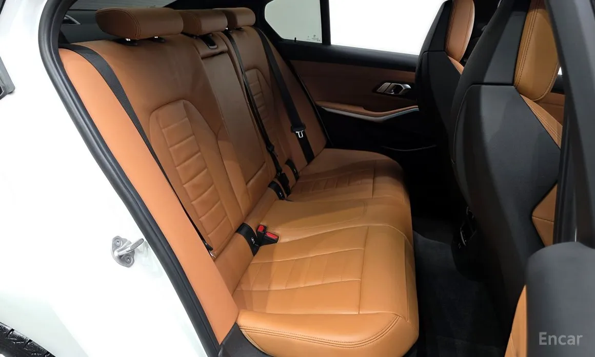 Photo 12 - BMW 3 Series