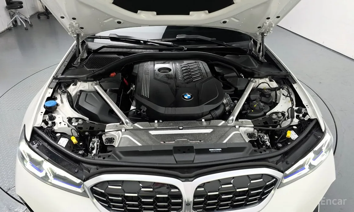 Photo 6 - BMW 3 Series