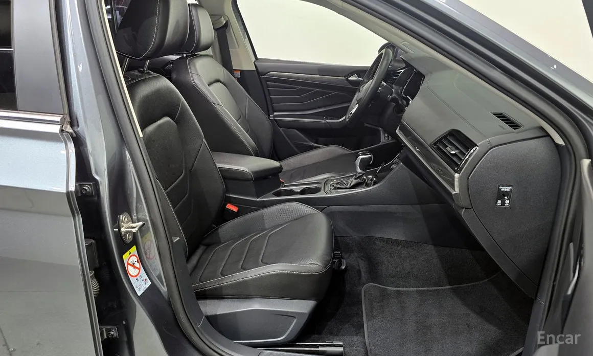 Photo 12 - Volkswagen Jetta