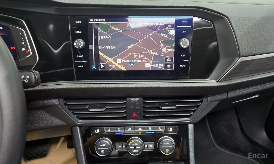 Photo 17 - Volkswagen Jetta