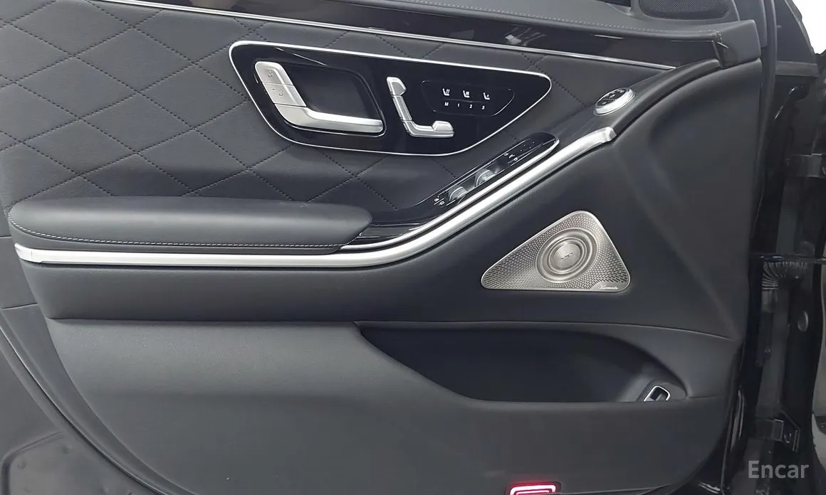 Фото 15 - Mercedes-Benz S-Class