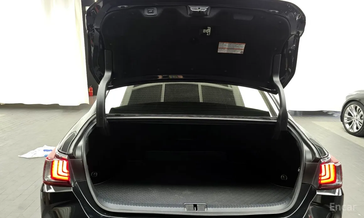 Фото 20 - Lexus ES