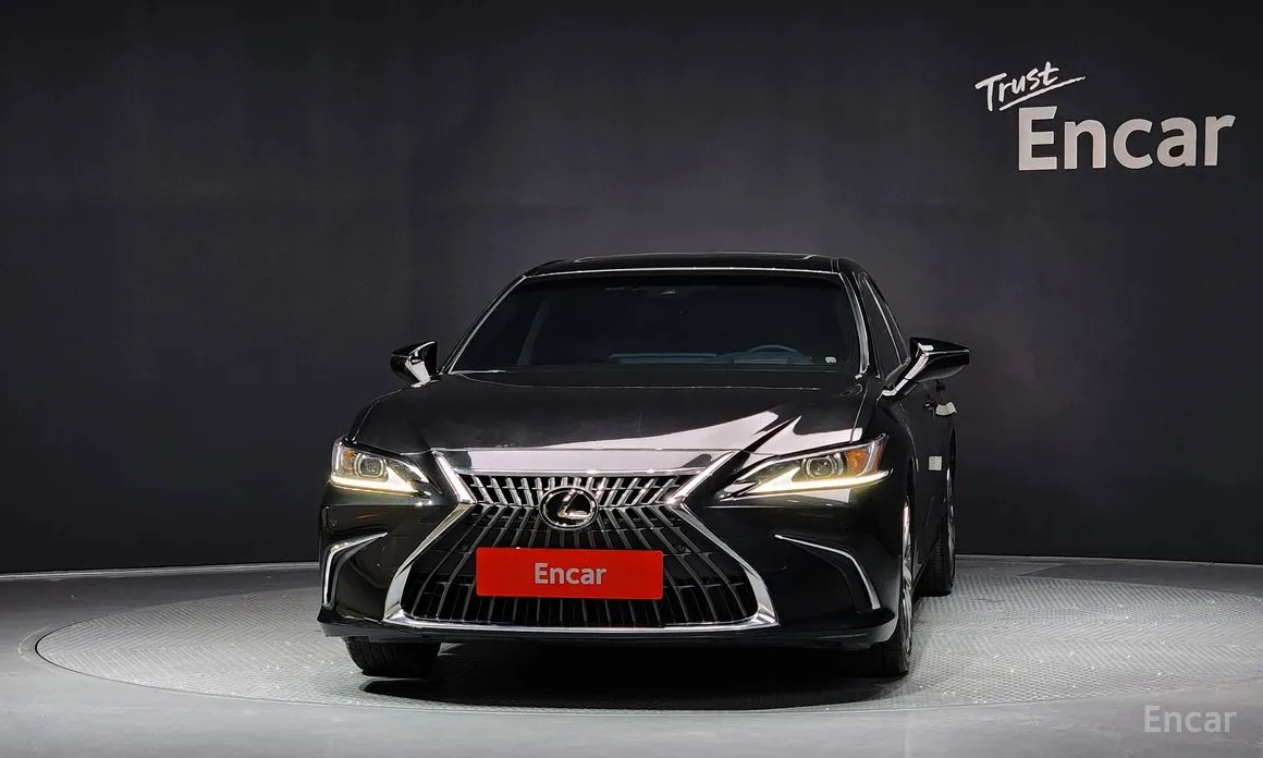 Фото 3 - Lexus ES