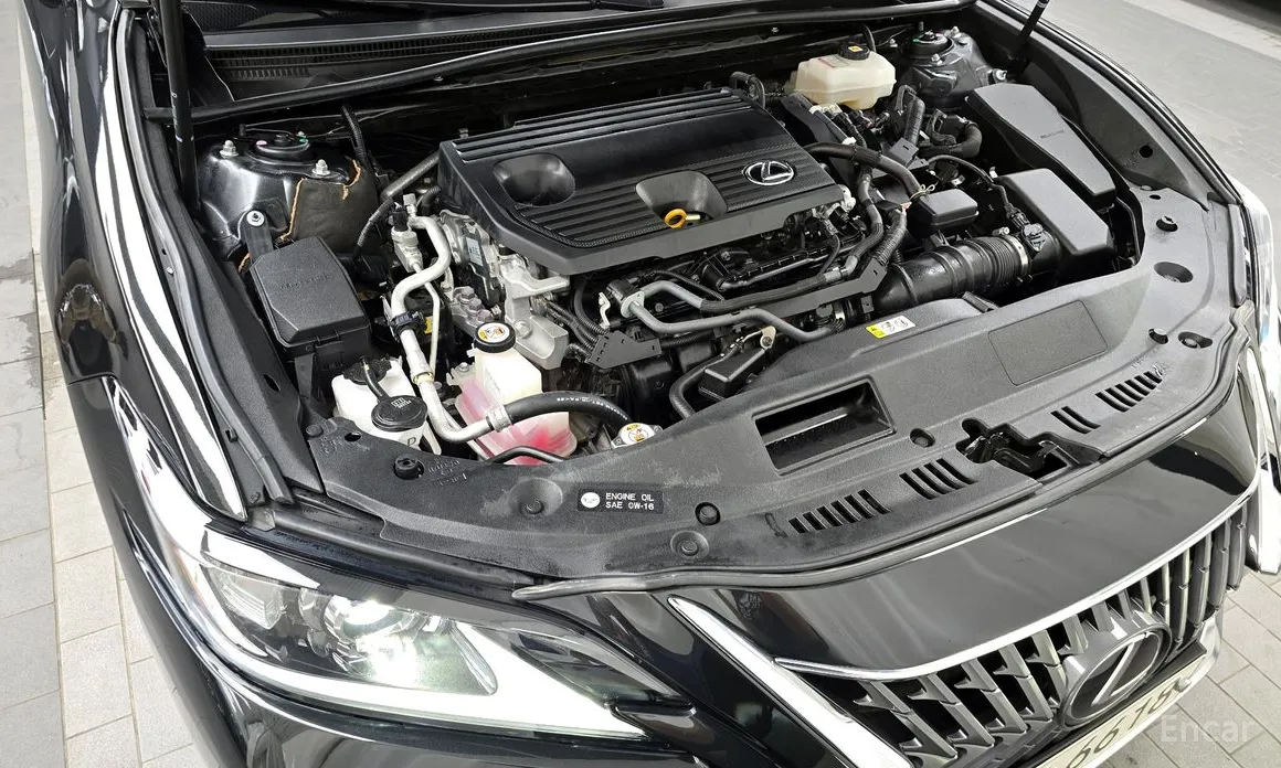 Фото 6 - Lexus ES