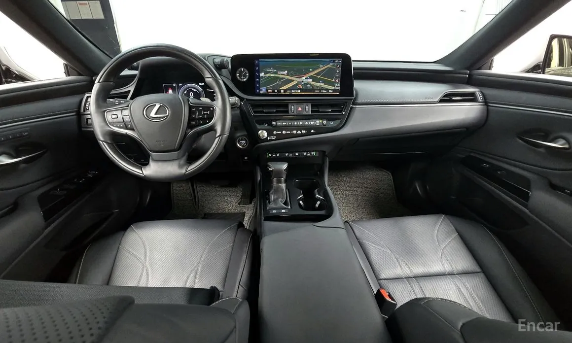 Фото 7 - Lexus ES